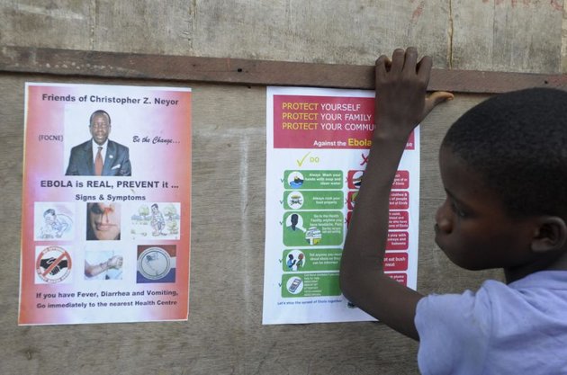 Protéger les populations contre Ebola ou se préserver de l'isolement international?